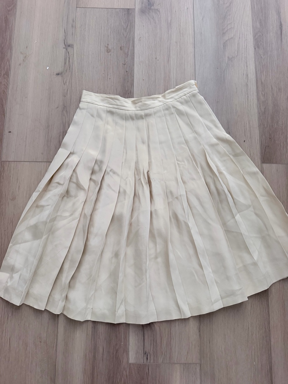 vintage Josephine Chaus 100% Silk ivory pleated midi skirt